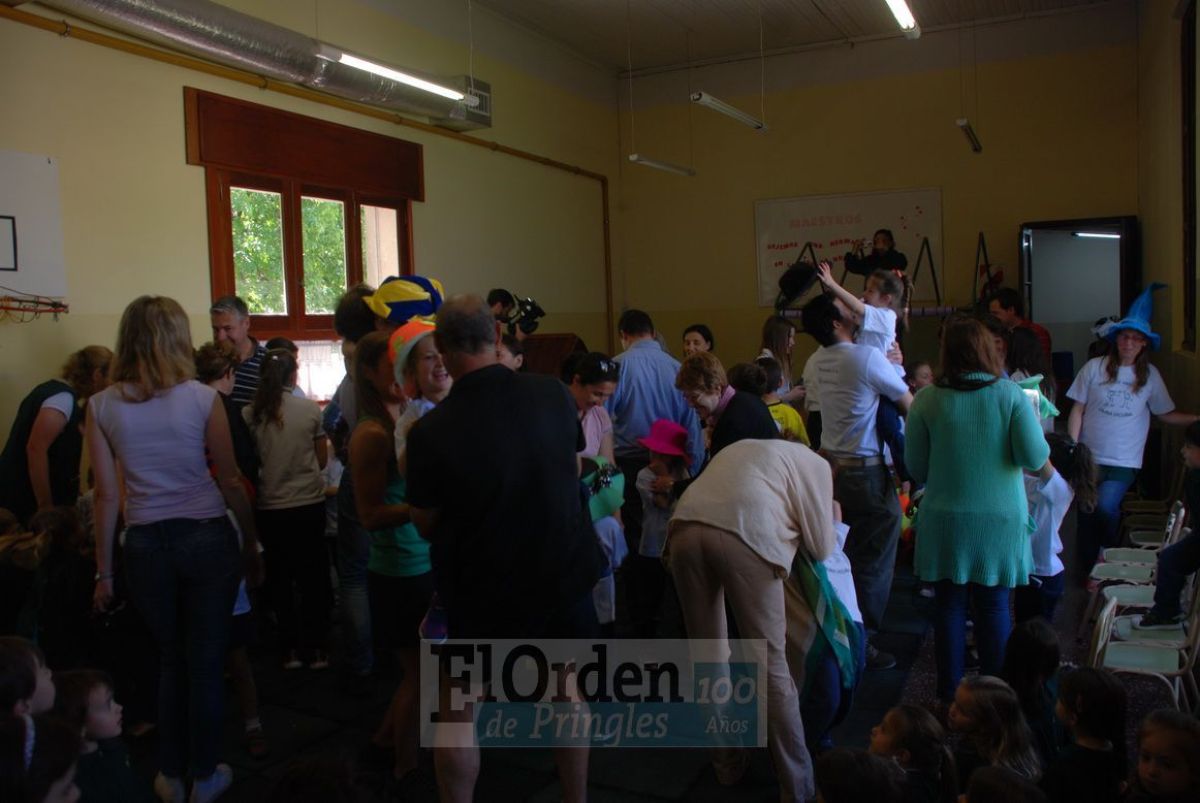 Jardineritos presentaron su remeritas de egresados