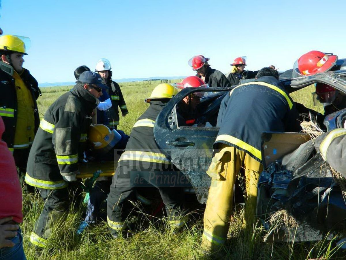 Una mujer quedó herida tras vuelco del vehículo