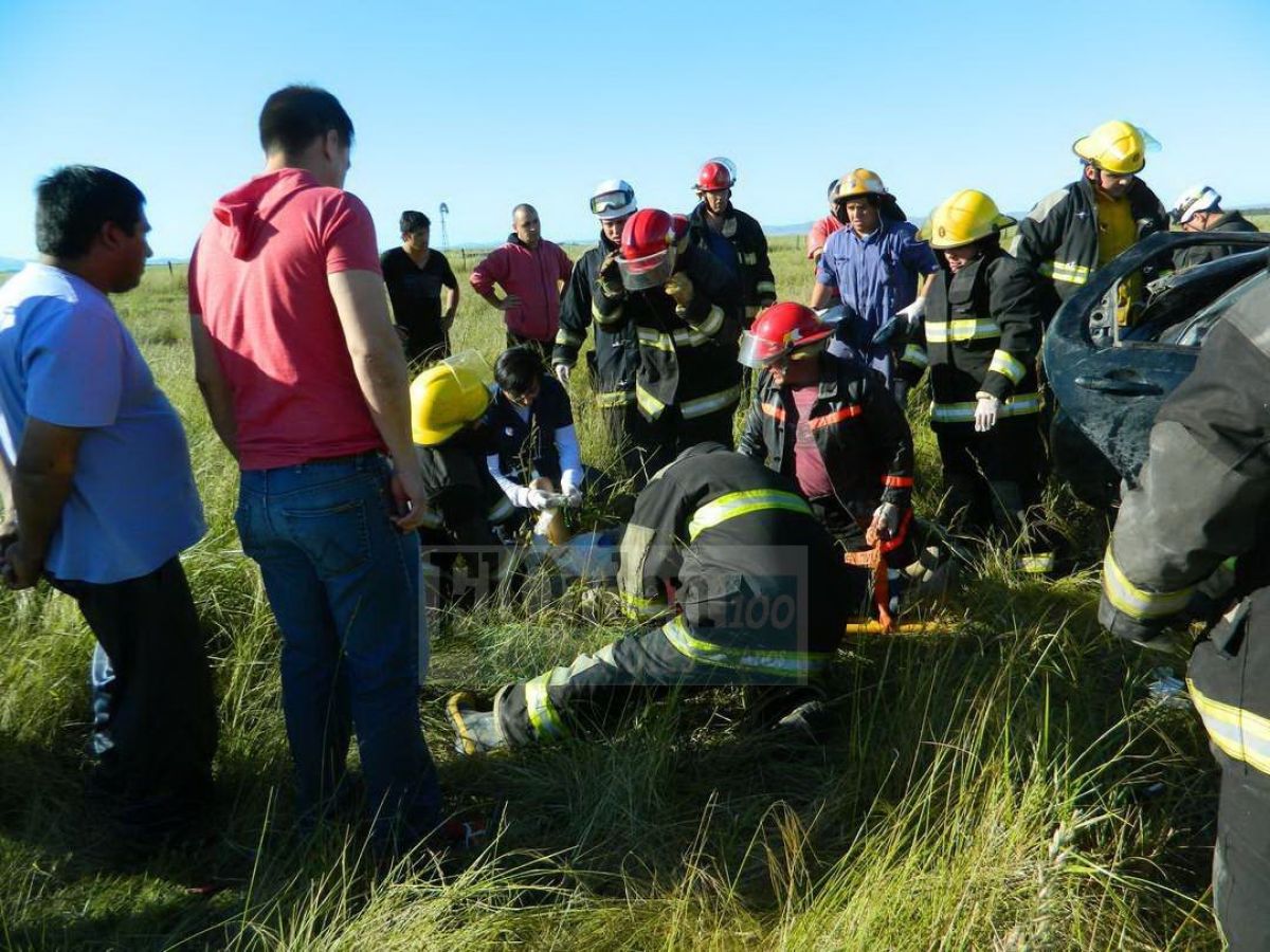Una mujer quedó herida tras vuelco del vehículo