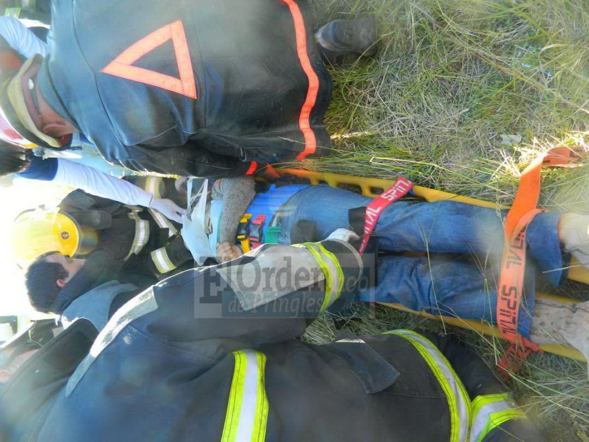 Una mujer quedó herida tras vuelco del vehículo