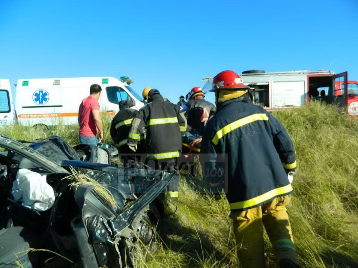 Una mujer quedó herida tras vuelco del vehículo