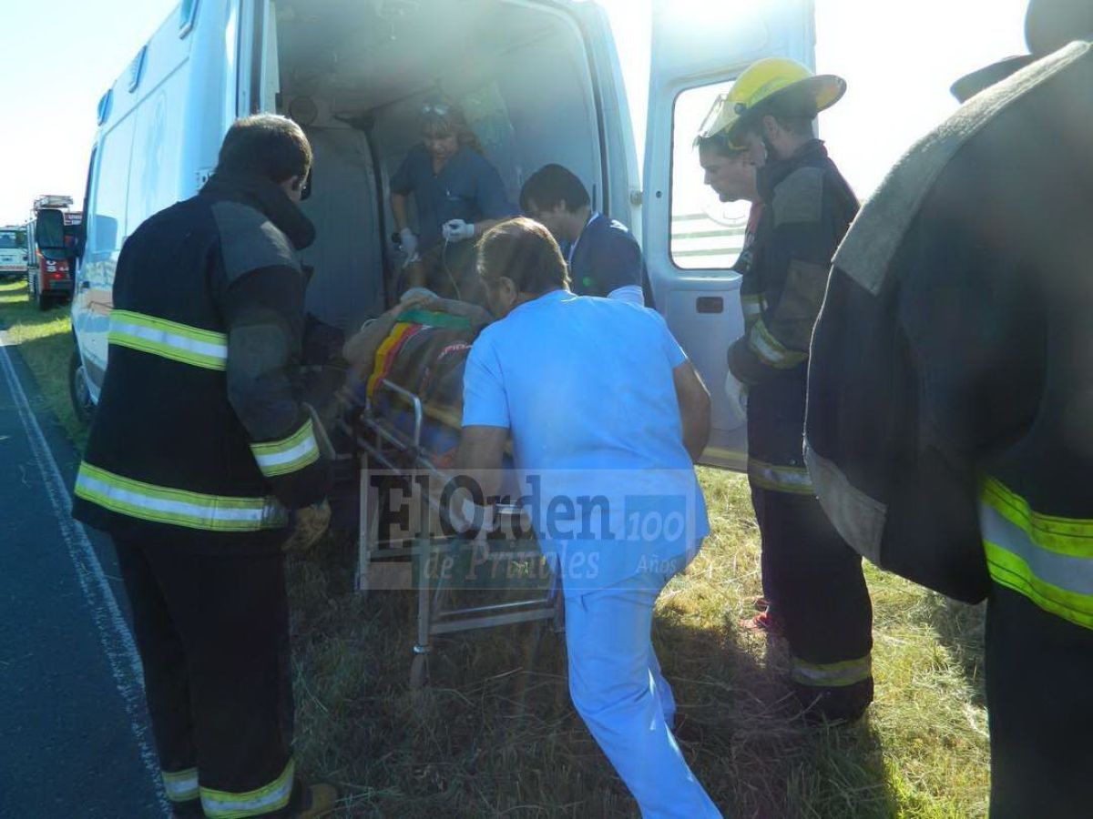 Una mujer quedó herida tras vuelco del vehículo