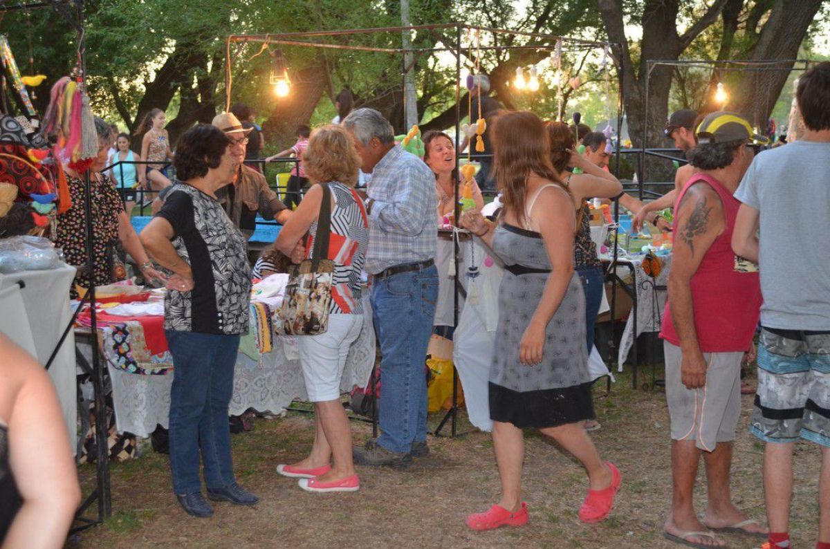Ayer, cientos de personas,  disfrutaron del balneario