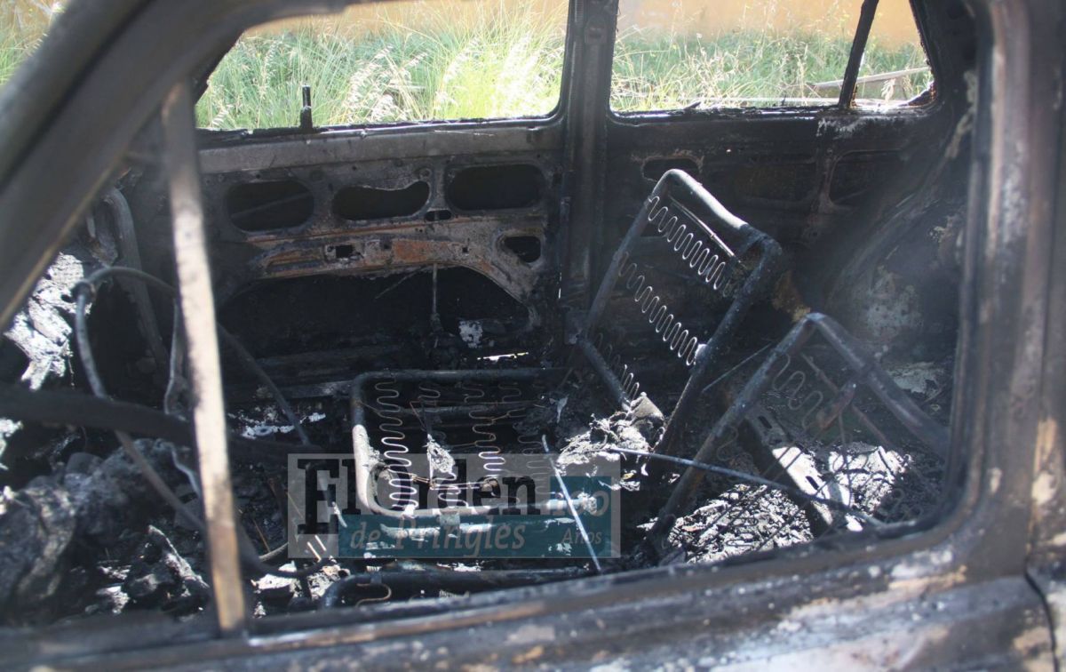 Incendian un automóvil