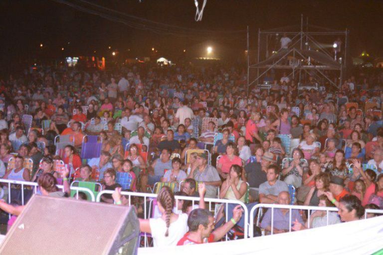Los Nocheros brillaron en la fiesta de la Vendimia