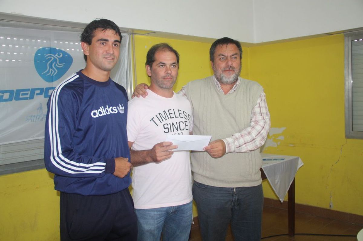 Clubes deportivos locales recibieron apoyo económico