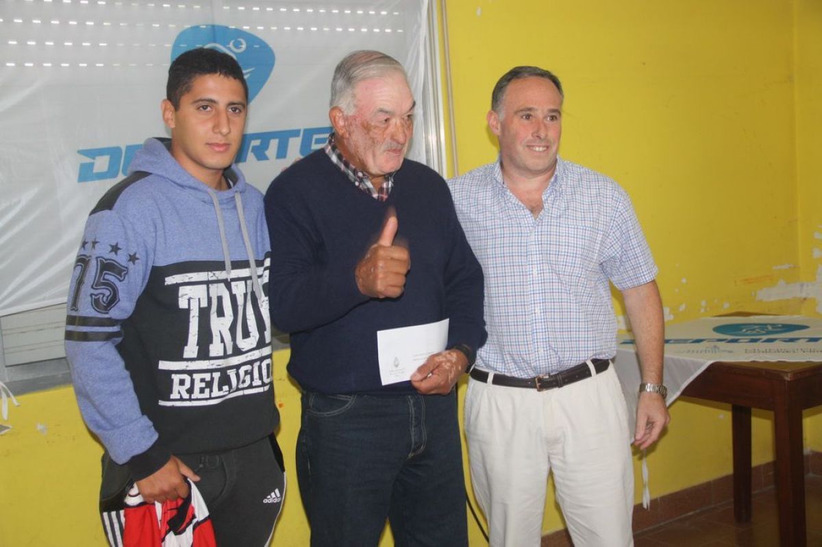 Clubes deportivos locales recibieron apoyo económico