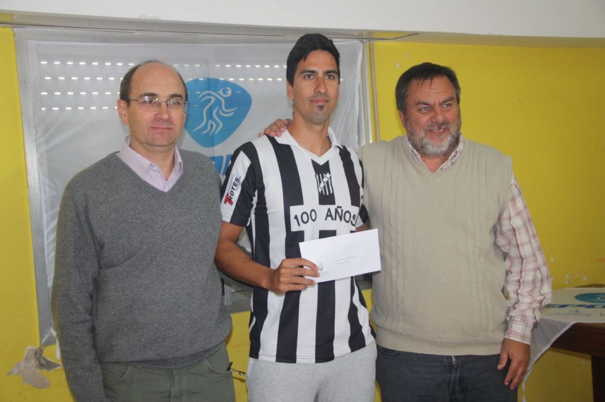 Clubes deportivos locales recibieron apoyo económico