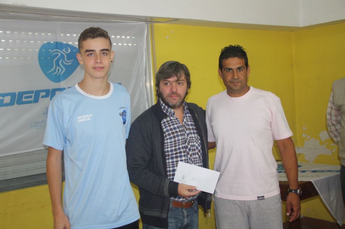 Clubes deportivos locales recibieron apoyo económico
