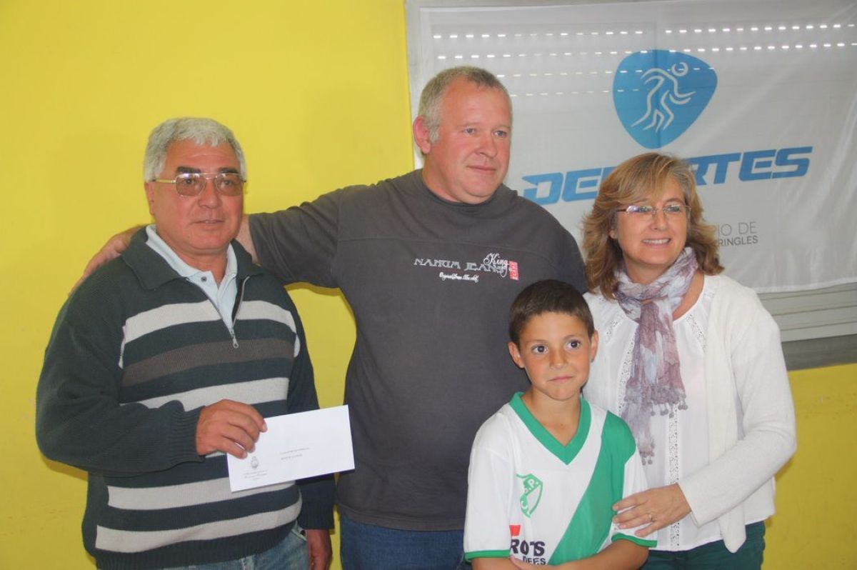 Clubes deportivos locales recibieron apoyo económico