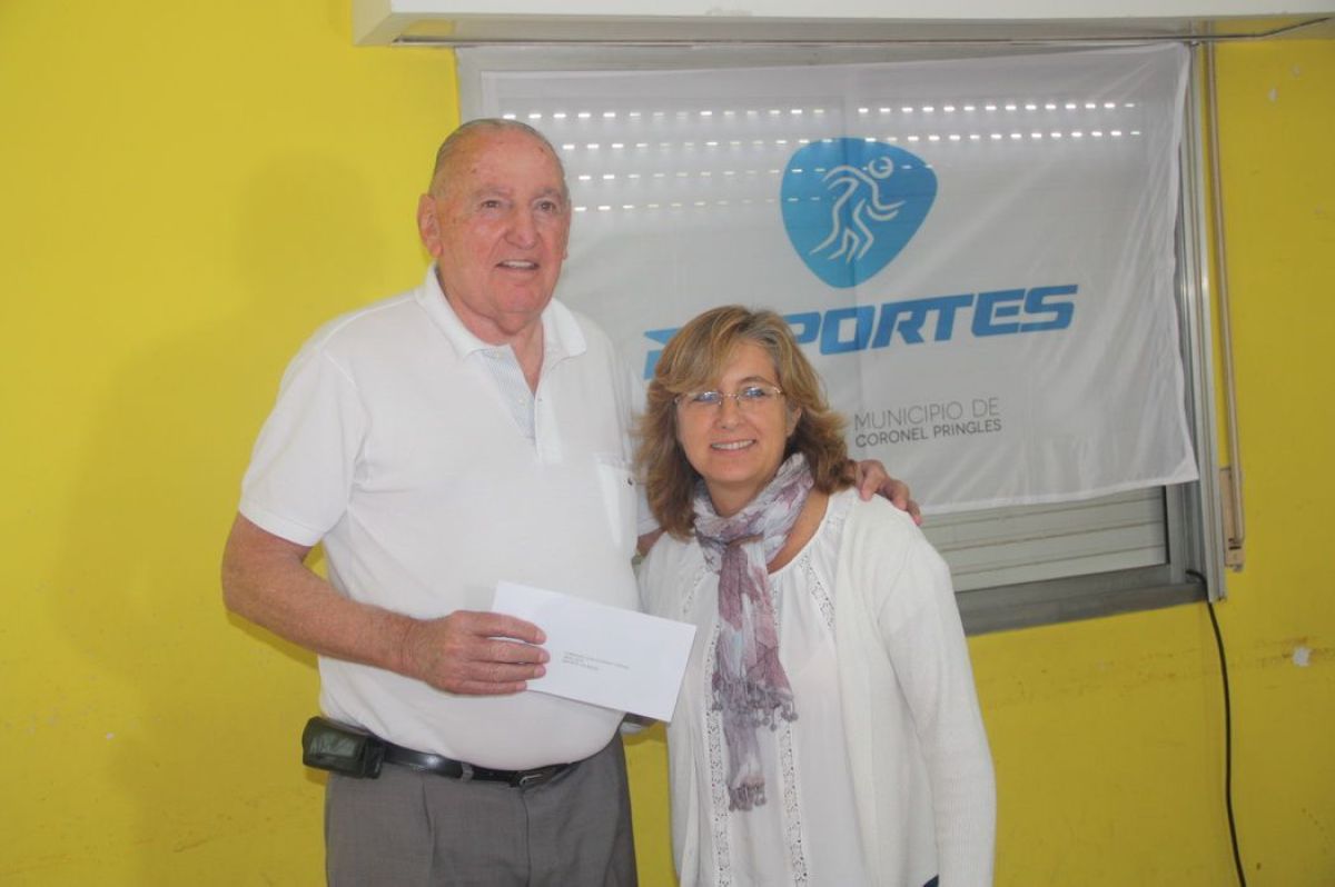 Clubes deportivos locales recibieron apoyo económico
