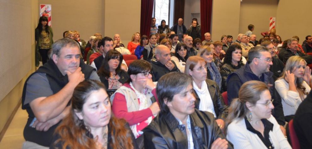 La Provincia entregó escrituras de viviendas a vecinos pringlenses