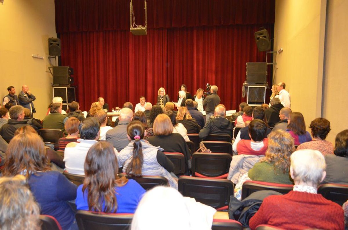 La Provincia entregó escrituras de viviendas a vecinos pringlenses