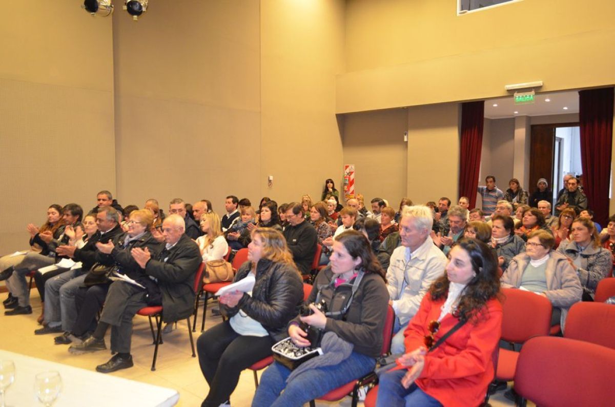 La Provincia entregó escrituras de viviendas a vecinos pringlenses