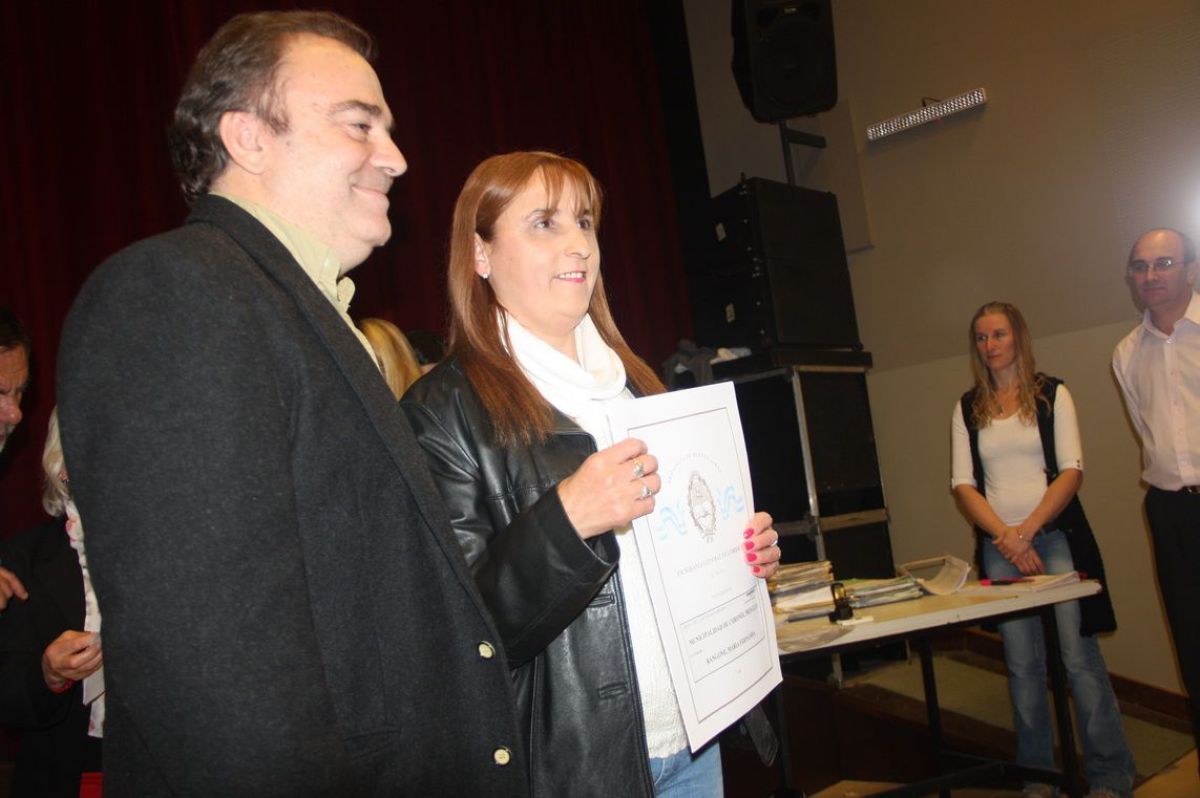 La Provincia entregó escrituras de viviendas a vecinos pringlenses