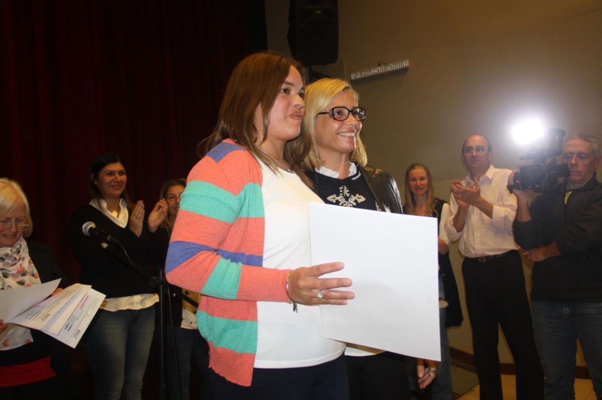 La Provincia entregó escrituras de viviendas a vecinos pringlenses