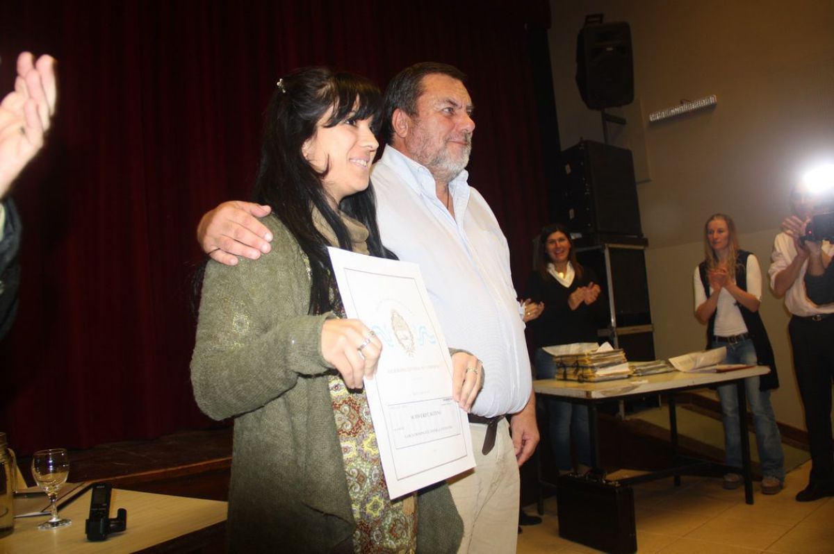 La Provincia entregó escrituras de viviendas a vecinos pringlenses