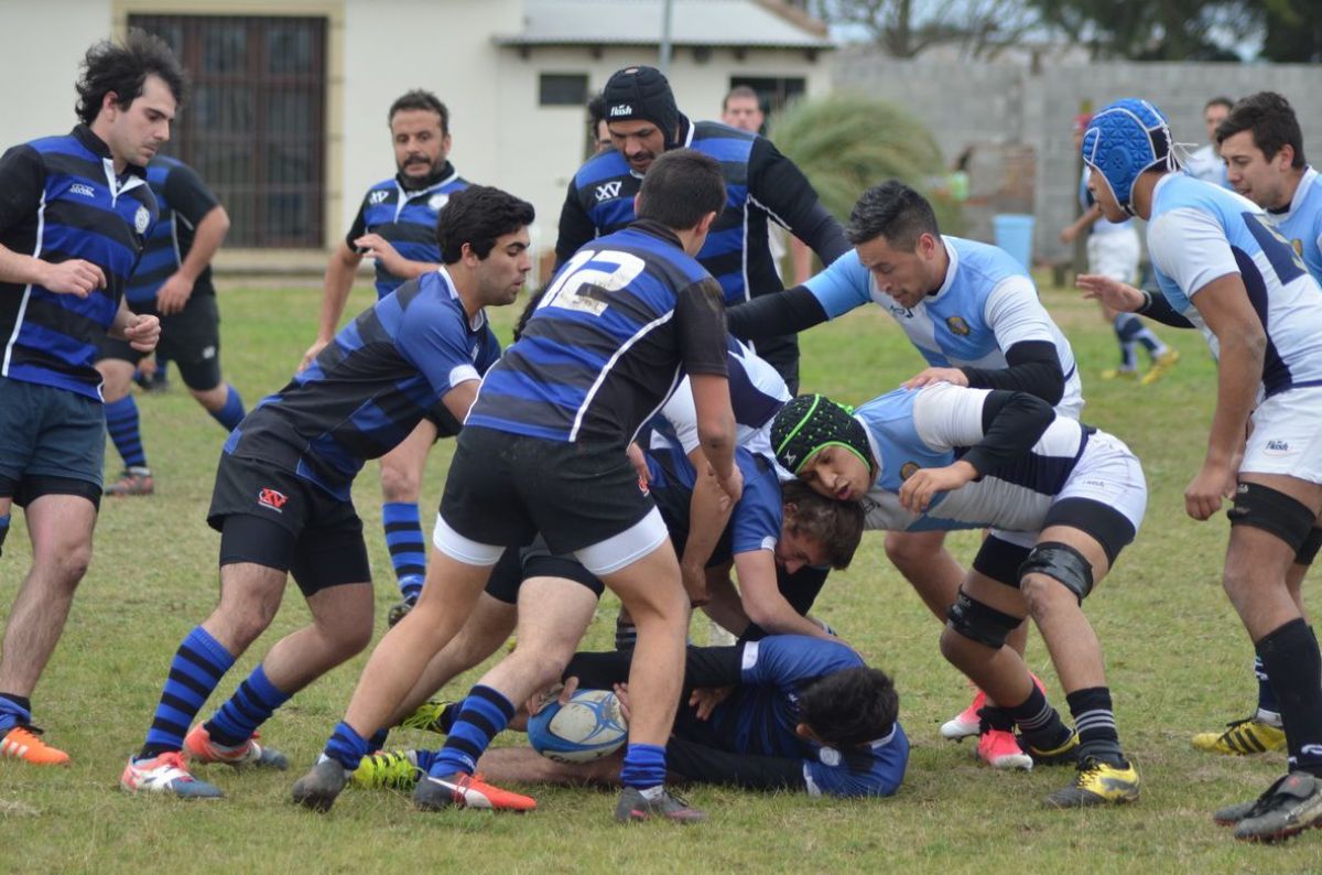 Goleada para vencer a Centro Naval Bahía