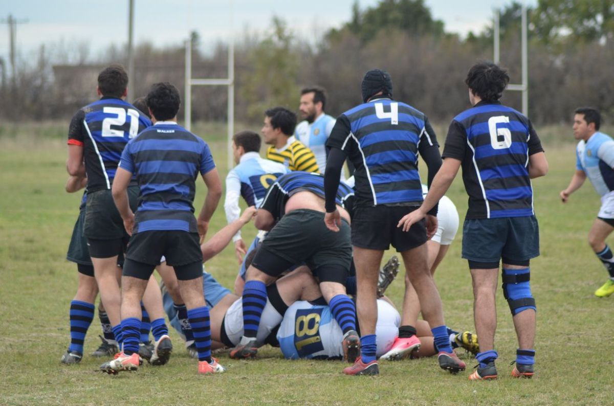 Goleada para vencer a Centro Naval Bahía