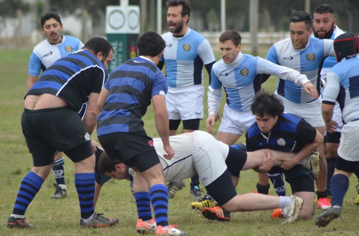 Goleada para vencer a Centro Naval Bahía