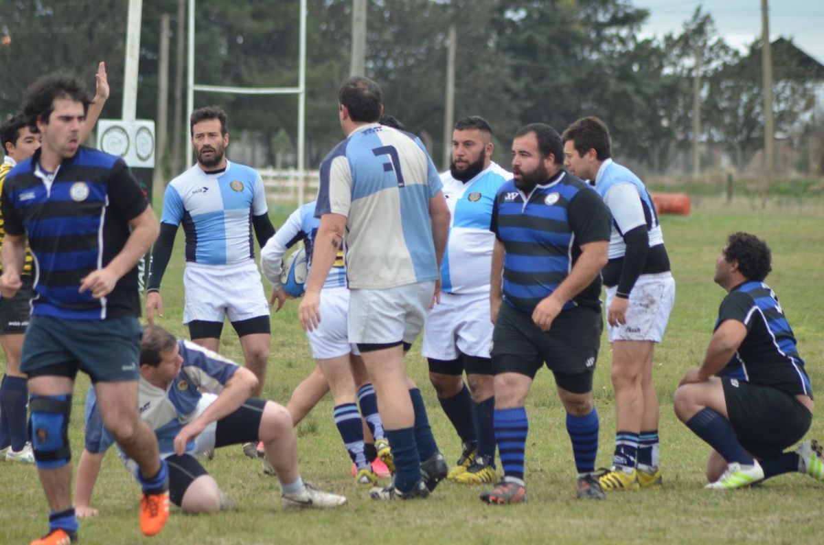 Goleada para vencer a Centro Naval Bahía