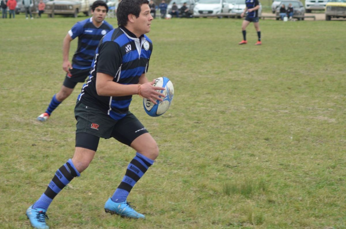 Goleada para vencer a Centro Naval Bahía