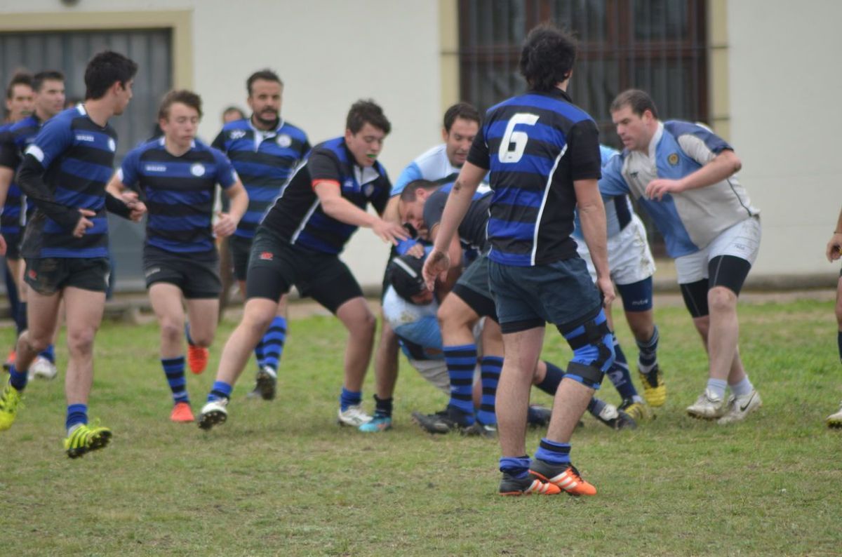 Goleada para vencer a Centro Naval Bahía