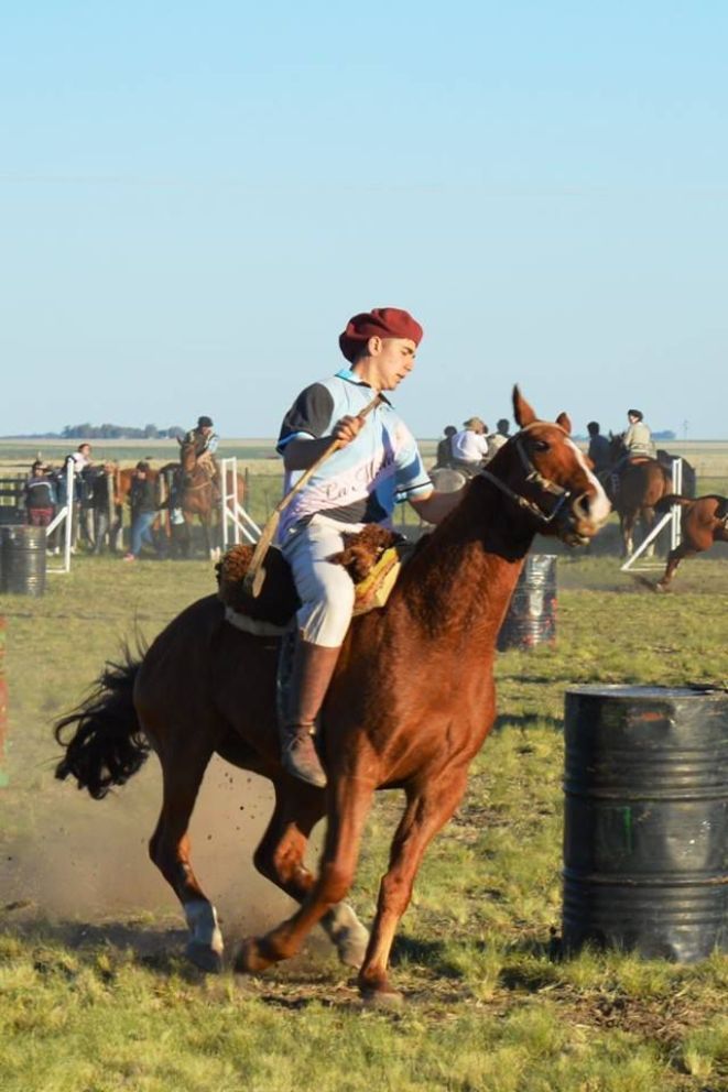 Animada fiesta de la gran familia rural del Cept Nº 3