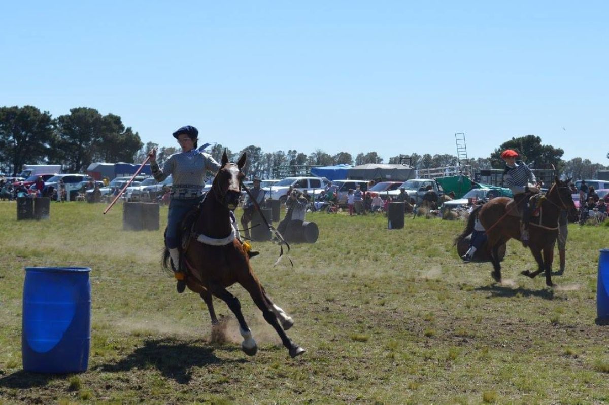 Animada fiesta de la gran familia rural del Cept Nº 3