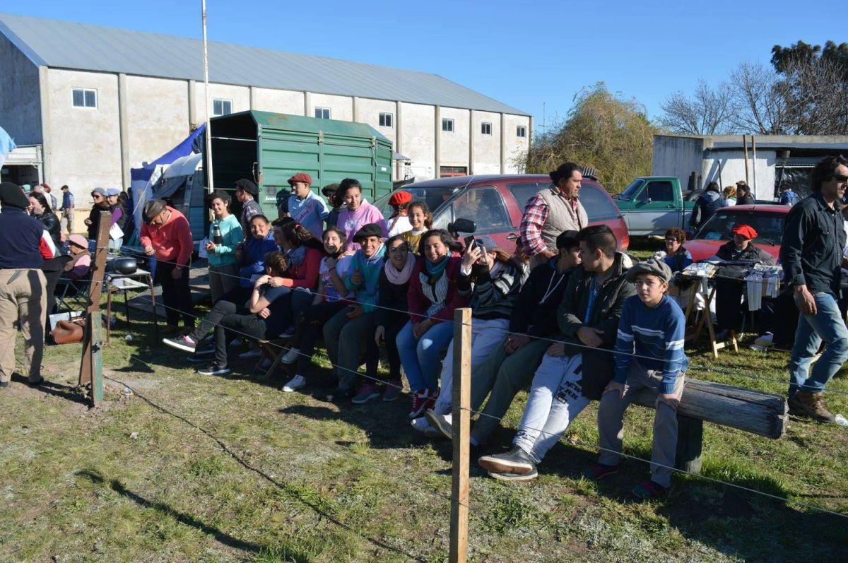 Animada fiesta de la gran familia rural del Cept Nº 3