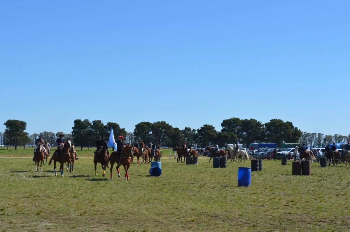 Animada fiesta de la gran familia rural del Cept Nº 3