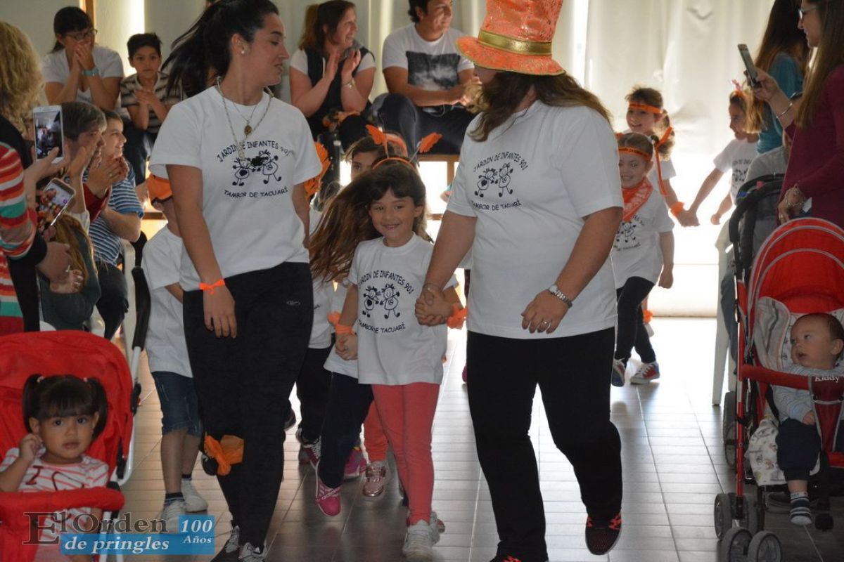 "Jardineritos" presentaron sus remeras de egresados