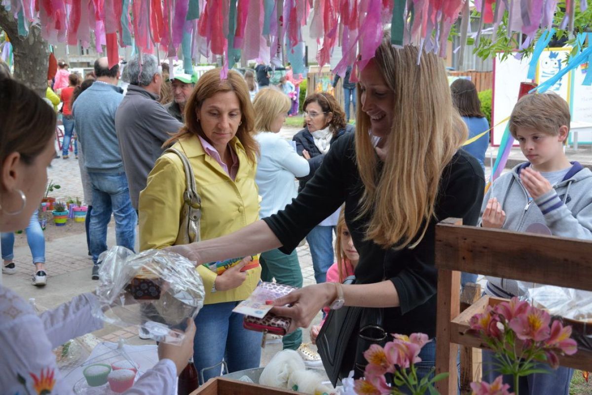 Una hermosa muestra que tiene una cara solidaria