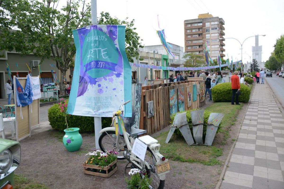 Una hermosa muestra que tiene una cara solidaria