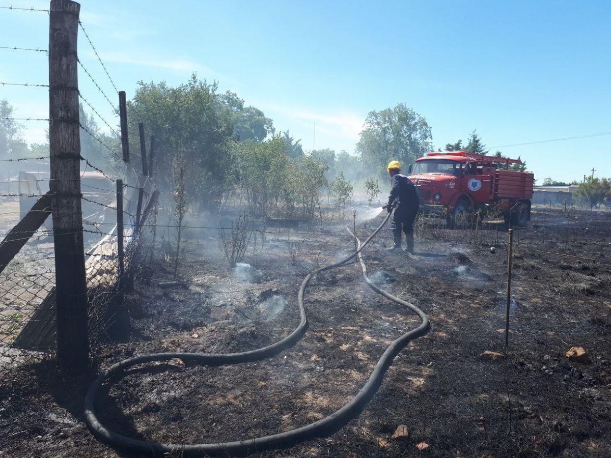 Incendios de pastizales… la pesadilla de los bomberos