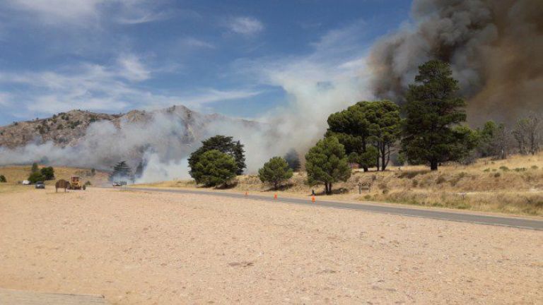 Sigue la lucha contra el fuego en las sierras