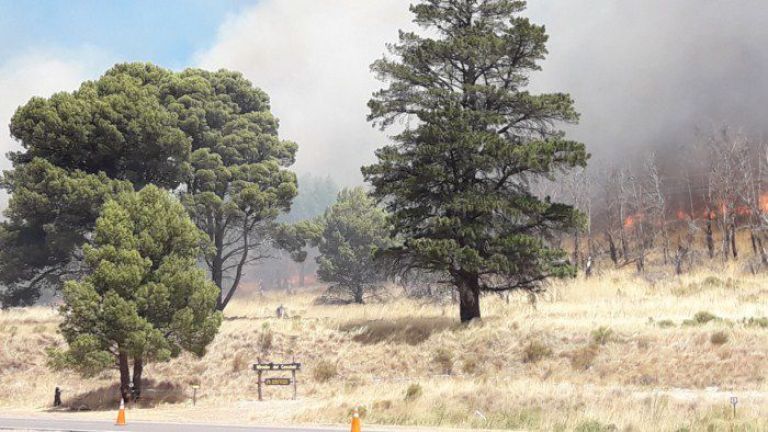 Sigue la lucha contra el fuego en las sierras