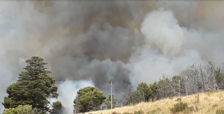 Sigue la lucha contra el fuego en las sierras