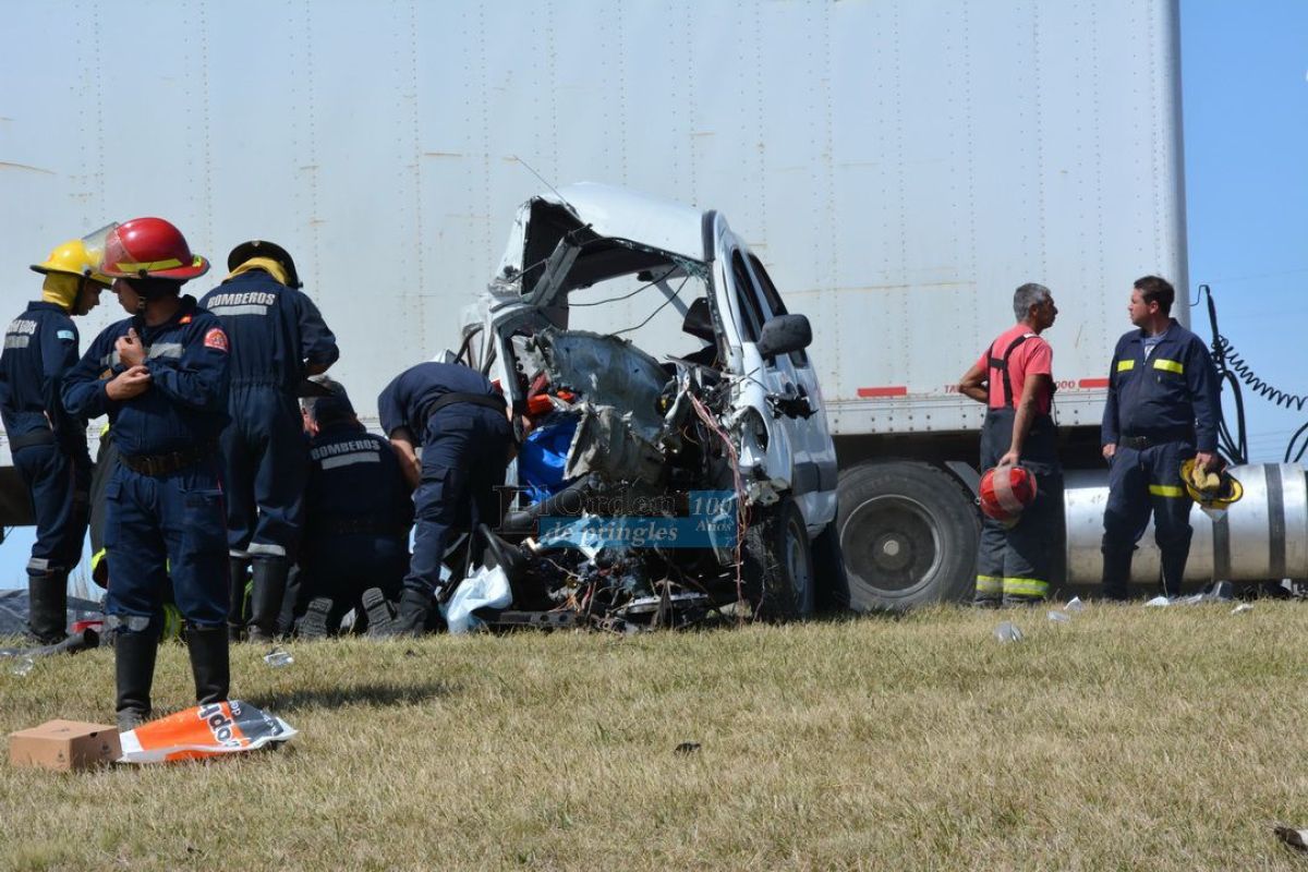 Fallece una persona tras una colisión frontal con otro vehículo