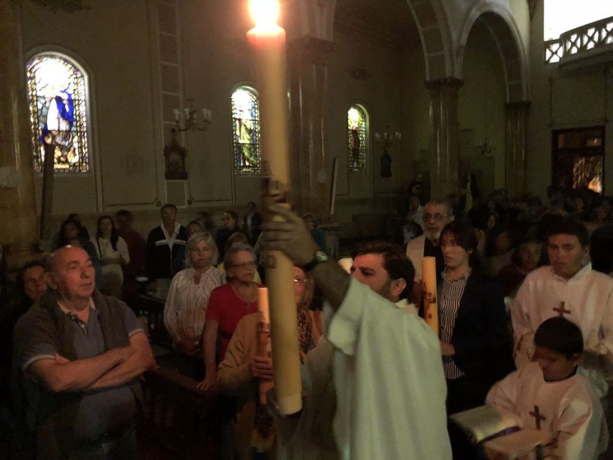 La feligresía vivió con fe  la solemne Vigilia Pascual