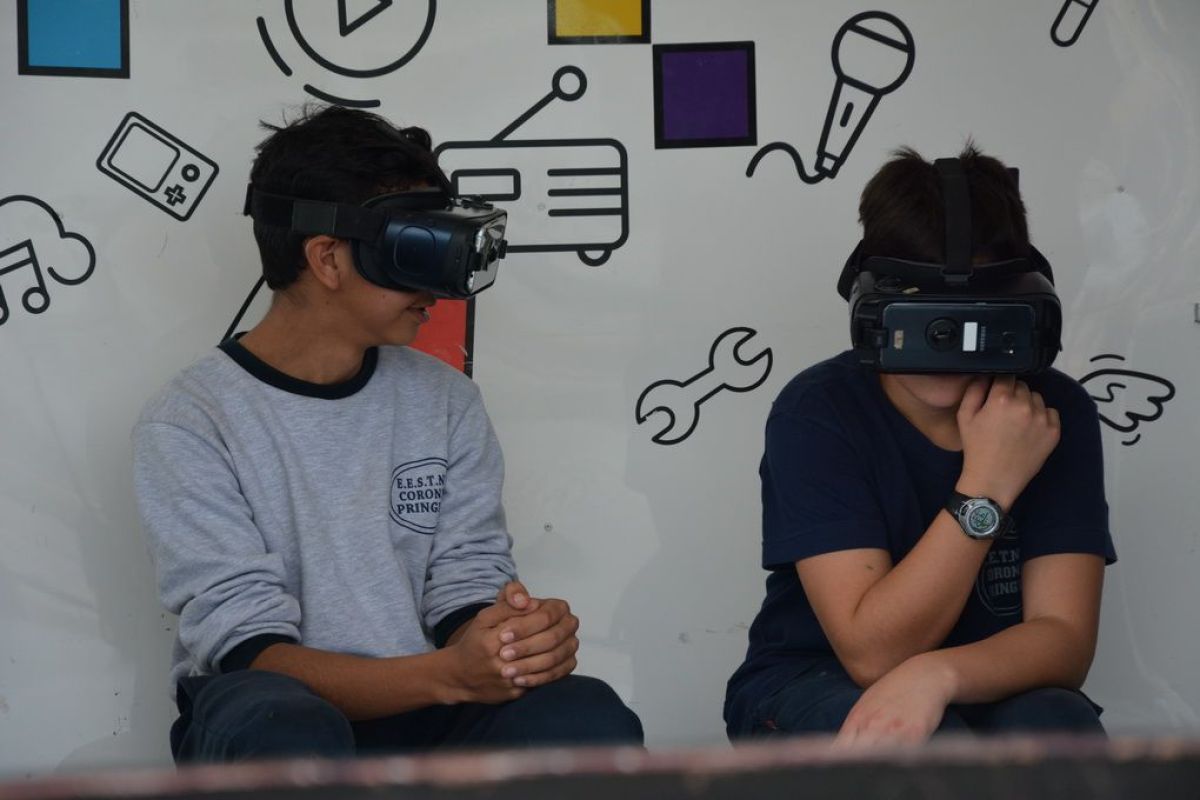 Llegó a Pringles el laboratorio  móvil 'Infinito por Descubrir'