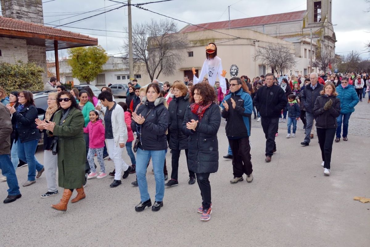 Corpus Christi: Jesús caminó por las calles de Pringles