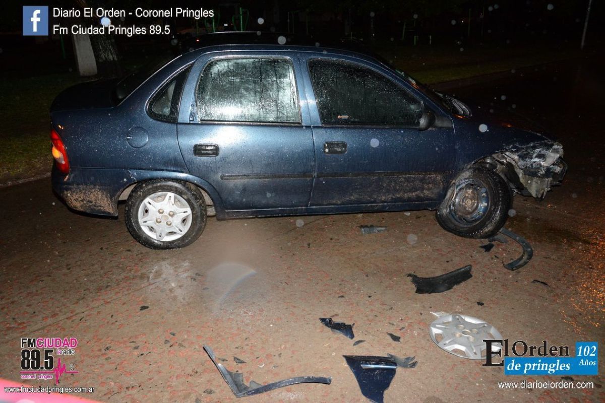 Perdió el control y chocó un auto estacionado | El Orden de Pringles