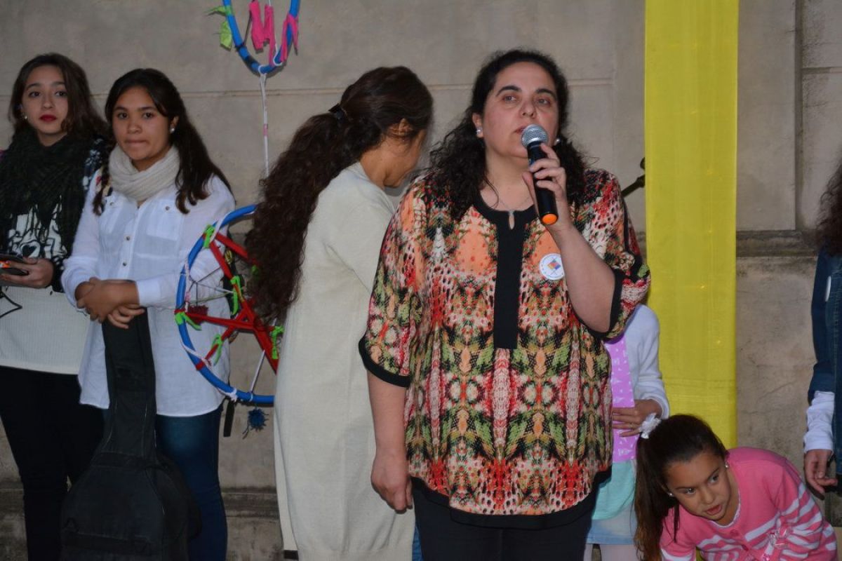 Alegre acto recreativo en  la Escuela de Estética Nº 1