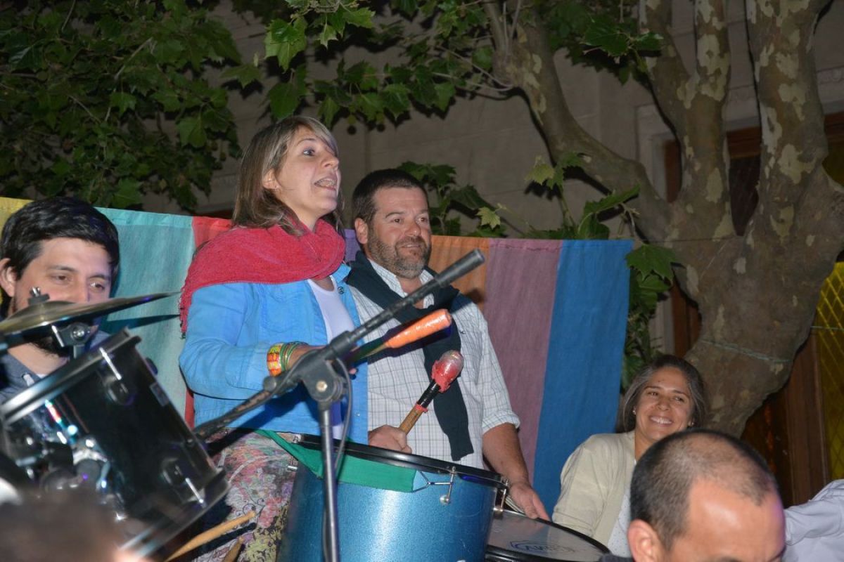 Alegre acto recreativo en  la Escuela de Estética Nº 1