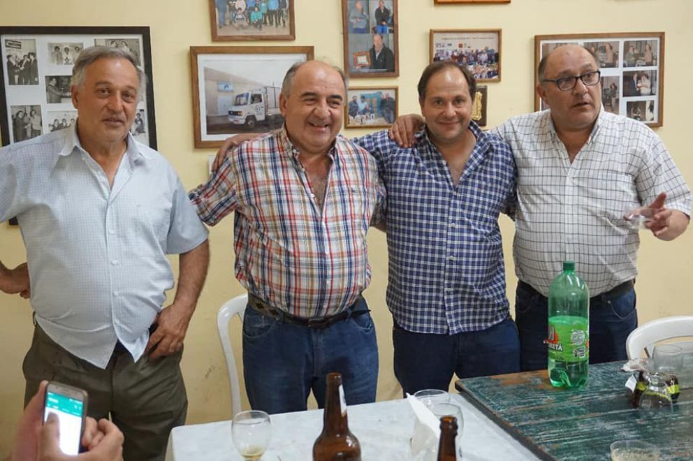 Entrega de premios a los mejores exponentes colombófilos locales