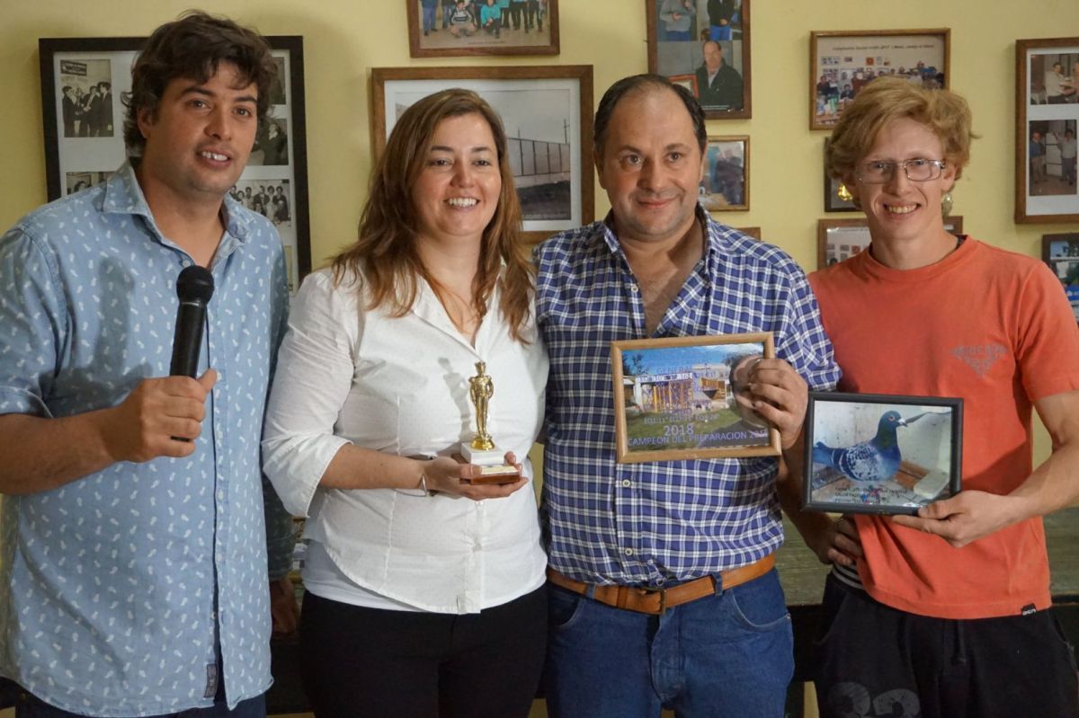 Entrega de premios a los mejores exponentes colombófilos locales