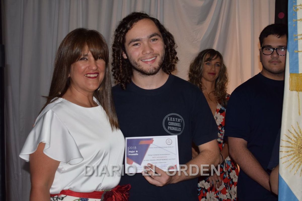 Se despidió con honores a la promoción de egresados 2018