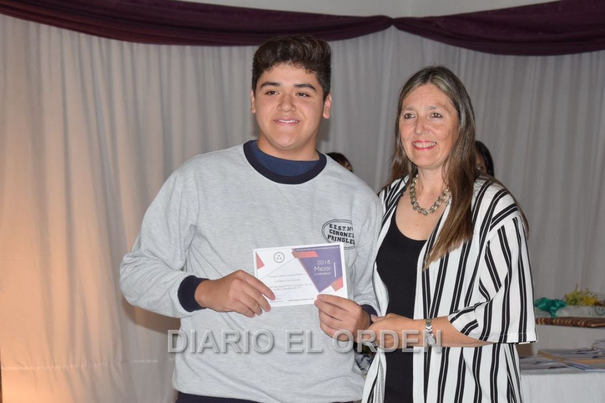 Se despidió con honores a la promoción de egresados 2018