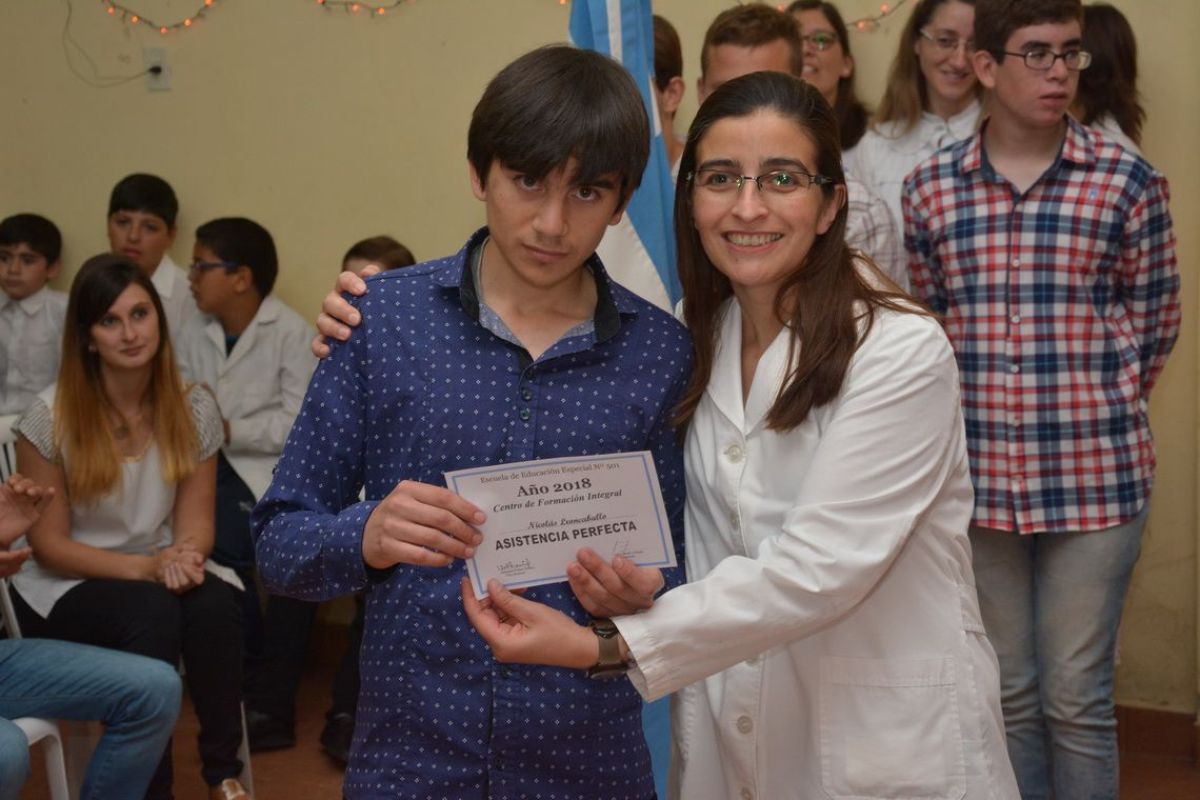 Emotivo acto de fin de curso en la Escuela Especial Nº 501